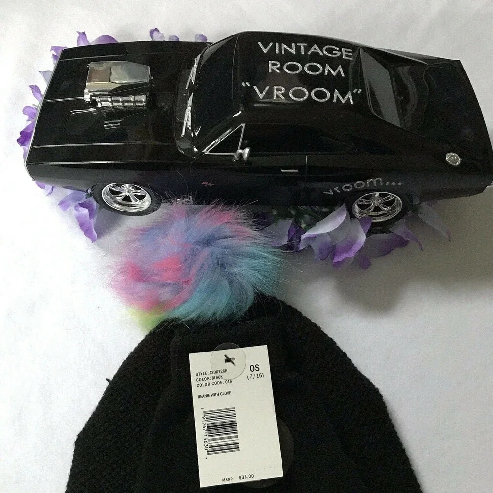 DKNY NWT Beanie and Gloves Set for Girls One Size